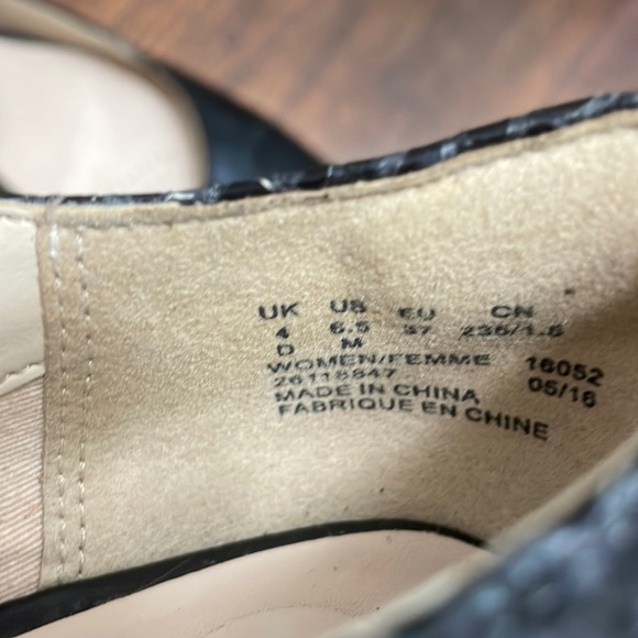 Clarks Leather Heels - Picture 7 of 8